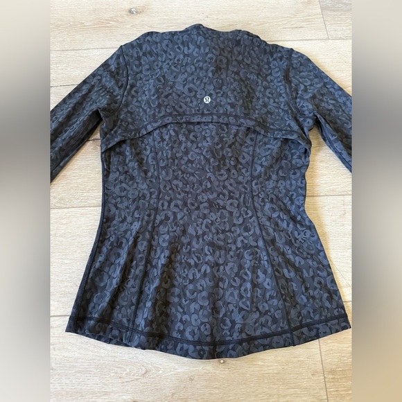 Lululemon Define Jacket - Picture 3 of 5